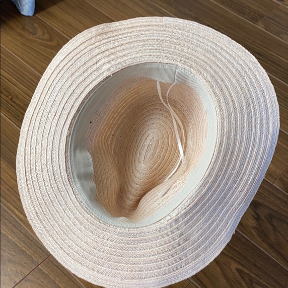 Straw Hat with “N” Monogram - Picture 4 of 7